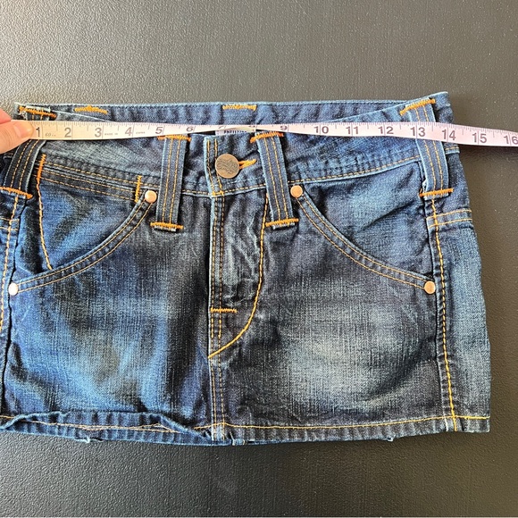 True Religion Y2K Low Rise Denim Mini Skirt Horseshoe Pocket Size 24 - Picture 7 of 8